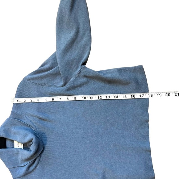 Aritzia Wilfred Rebecca Turtleneck - Picture 8 of 11